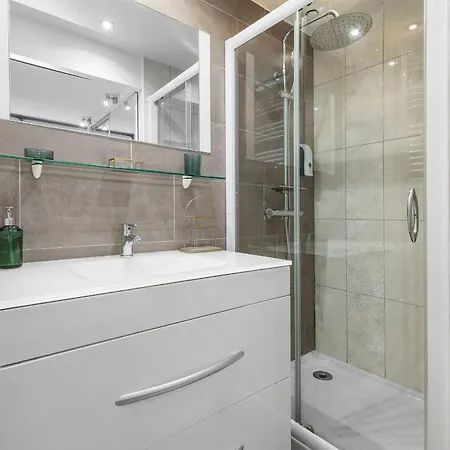 Grand 40 M2 Climatisé Au Village Naturiste *