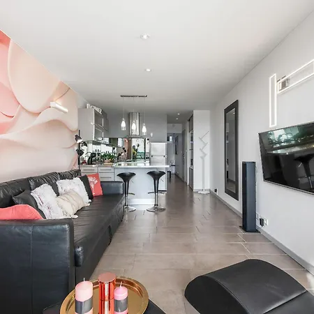 Grand 40 M2 Climatisé Au Village Naturiste * Agde