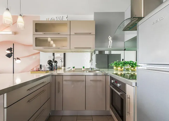 Le Sixty9 - Appartement Luxe - Terrasse - Parking - Port Ambonne Village Naturiste * Agde